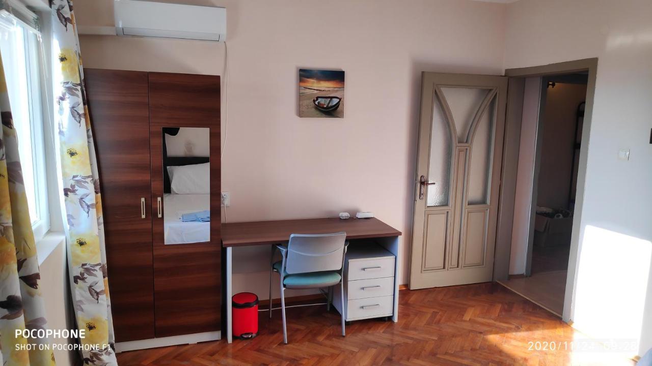 Unique Location Apartment With Parking Burgas City Exterior foto